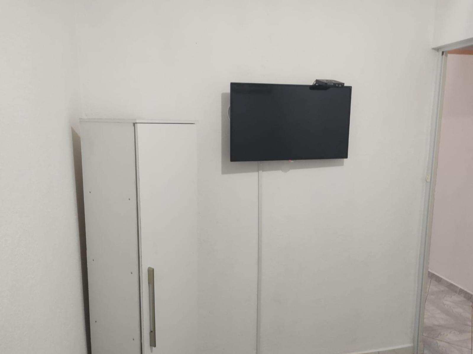 Kit 2 - Village Apartment